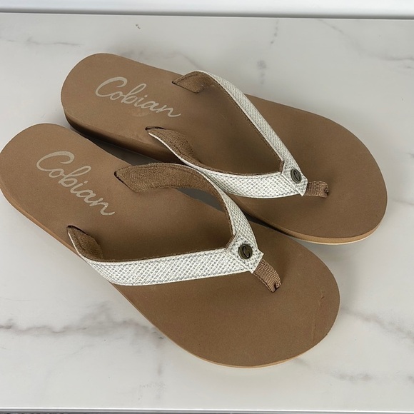 Used Flip Flops Size 5-6 - Picture 1 of 3